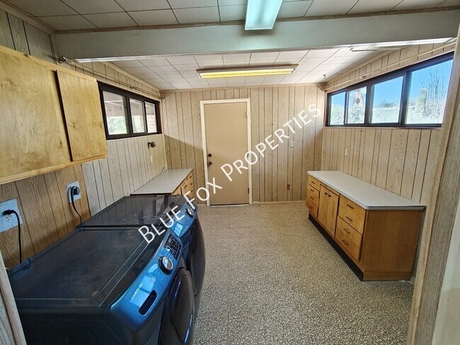 Building Photo - 2781 W Calle Carapan