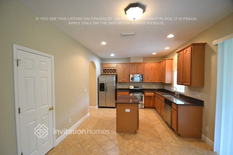 Building Photo - 11140 Creek Haven Dr