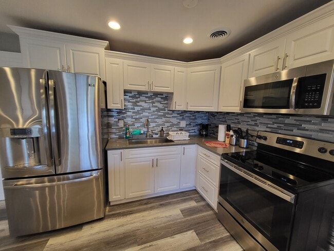 Building Photo - Lime Way