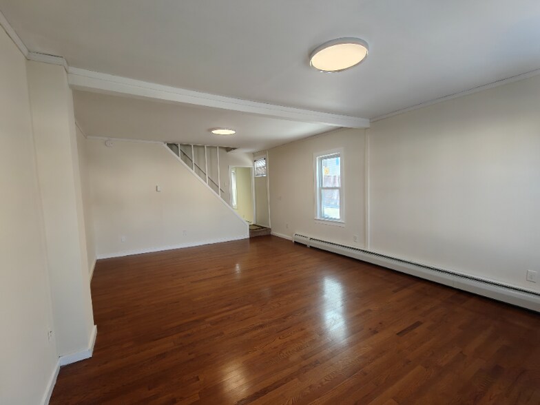 Building Photo - 509 Hallstead St