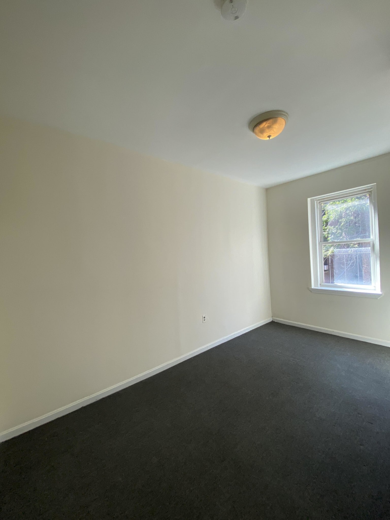 Building Photo - 8 Aberdeen St