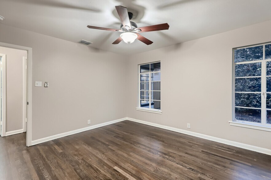 Building Photo - 225 Seford Dr