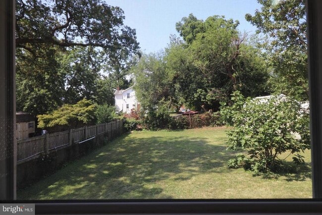Building Photo - 817 Chillum Rd