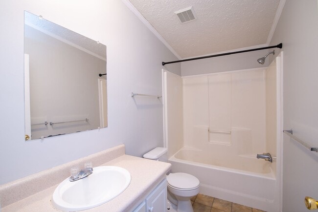 Building Photo - Nice 3BD/2BA Modular home near Lowes in Sylva available 5/1/26 for year long lease