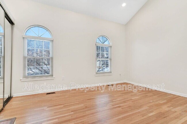 Building Photo - 6630 Medinah Ln
