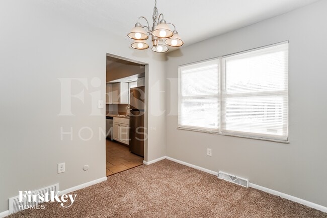 Building Photo - 1369 Greenock Rd