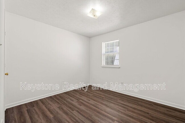 Building Photo - 1375 Thompsonville Ln