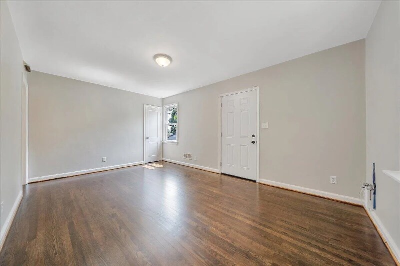 Building Photo - 2109 Colgate St NE