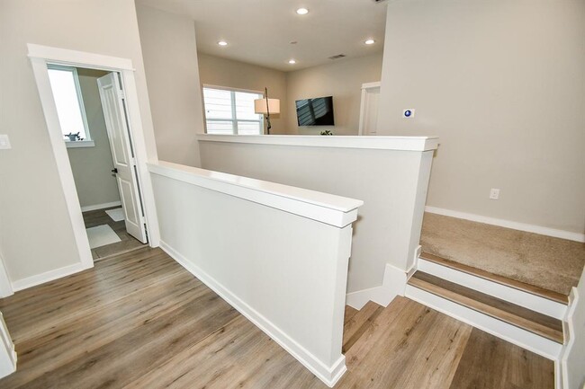 Building Photo - 8432 Berry Brush Ln