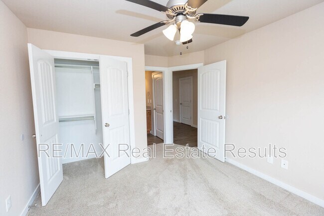 Building Photo - 1523 Purple Finch St