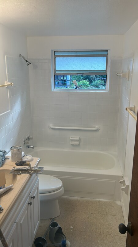 Building Photo - 124 6th St W