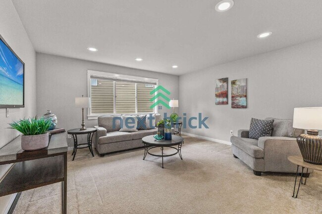 Building Photo - Spacious 4-Bed, 4-Bath Retreat in Sammamish – 3300 Sq Ft of Comfort and Style!