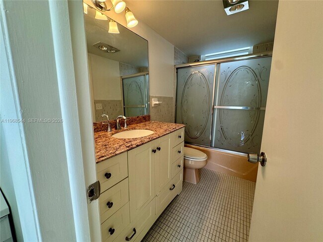 Building Photo - 2855 Leonard Dr