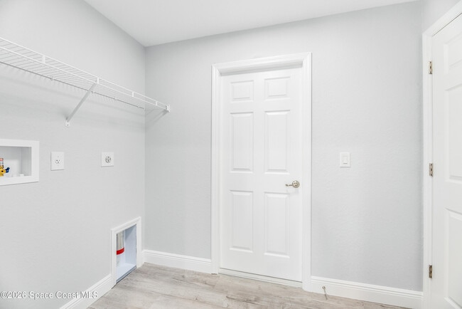 Building Photo - 1434 Weiman Rd SE