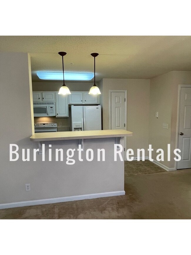 Building Photo - Condo / W. Burlington