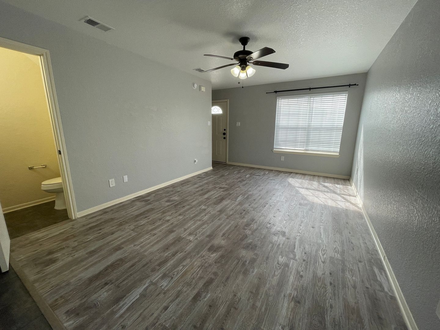 Building Photo - 1607 Dugger Cir