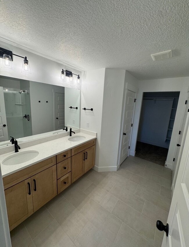 Building Photo - RES_VANDERWATT_866