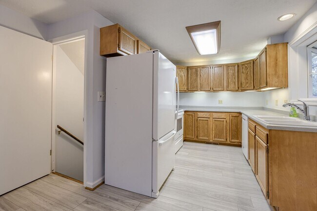 Building Photo - 1230 Cole Creek Dr