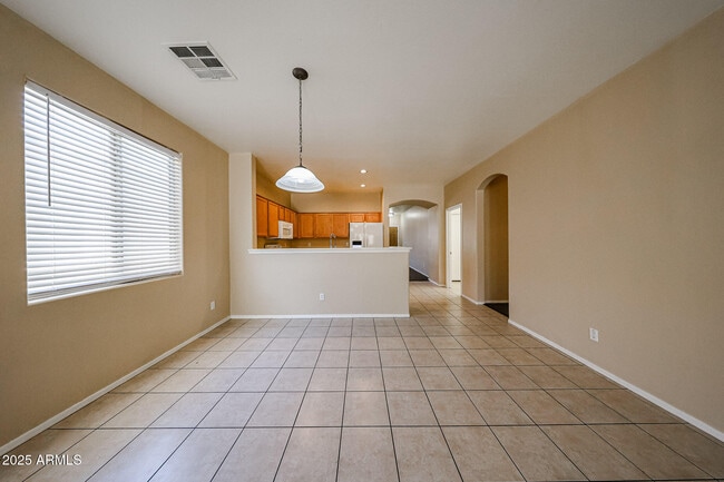 Building Photo - 44115 Askew Dr