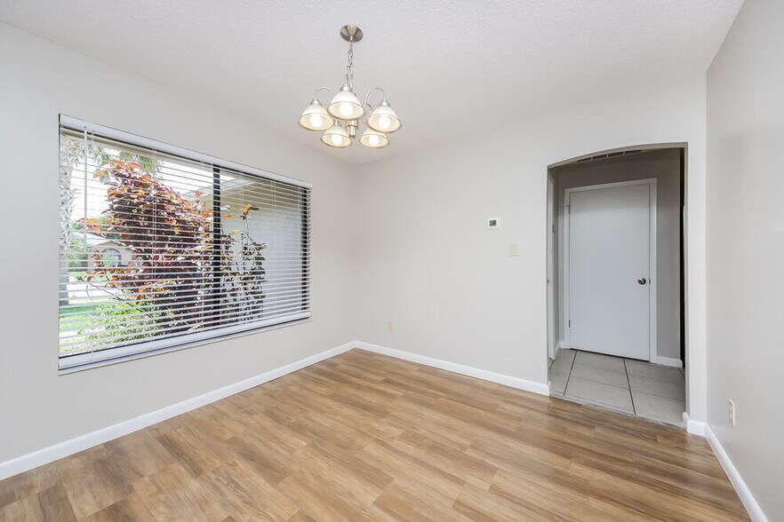 Building Photo - 2854 Camomile Dr