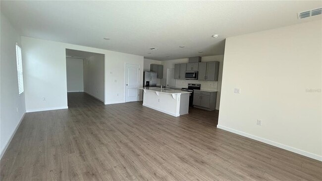 Building Photo - 2066 Walnut Crk Dr