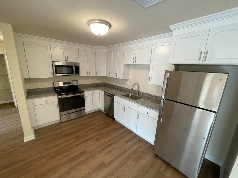 Building Photo - 540 Northend Dr