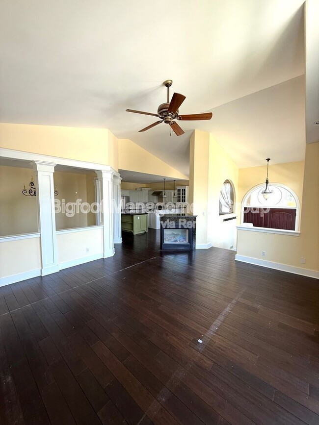 Building Photo - 24 Reeders Village Dr