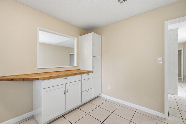 Building Photo - 644 Caribbean Way