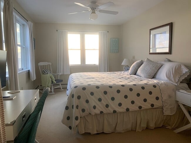 Building Photo - 61 Ocean Rd N