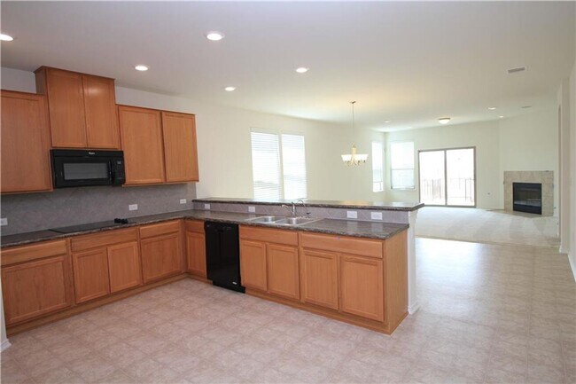 Building Photo - Beautiful one story brick home!