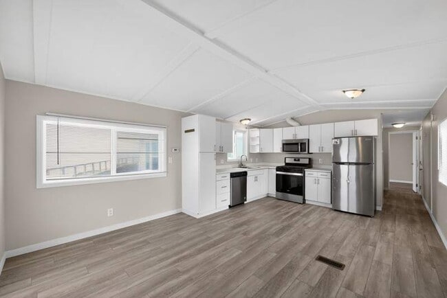 Building Photo - 436 4th Ave