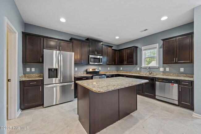 Building Photo - 711 Tuscarora Dr