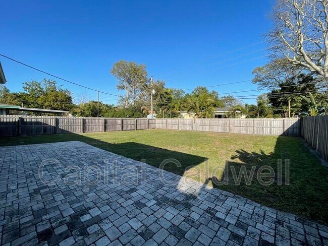 Building Photo - 1609 San Mateo Dr