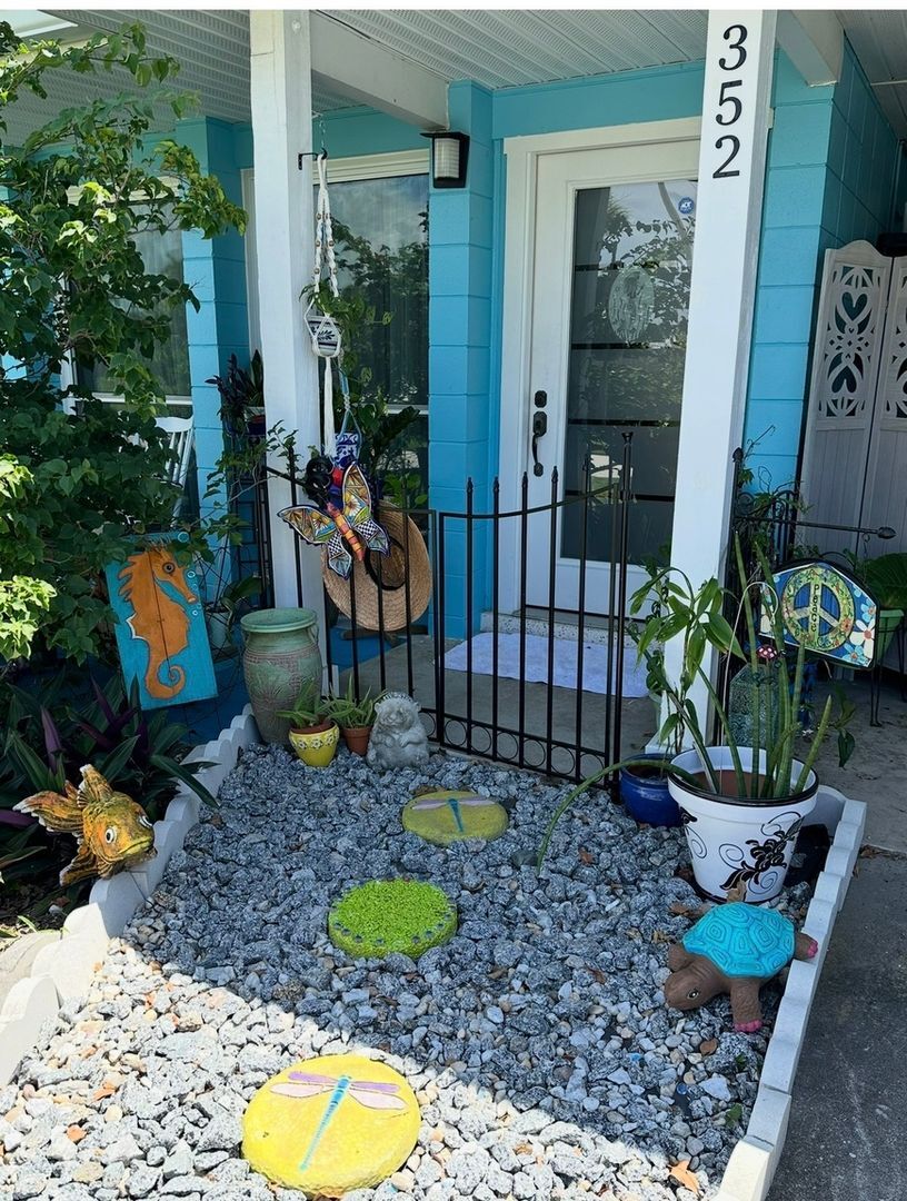 Building Photo - 352 Tihami Rd