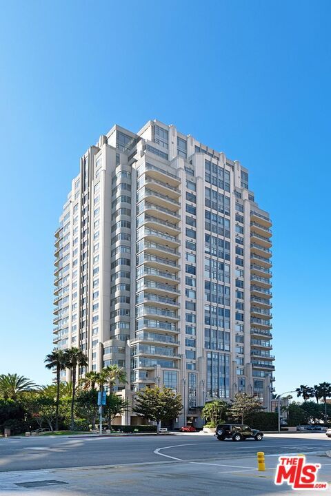 Building Photo - 10800 Wilshire Blvd