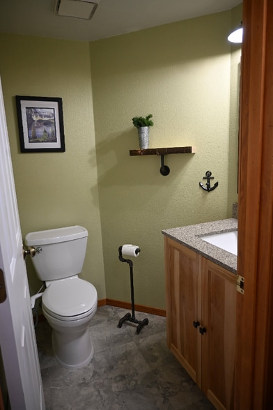 Building Photo - 18920 Eaglewood Loop