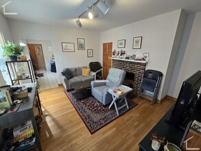 Building Photo - Super Charming 1-Bed in Watertown - Parking Spot Incl!