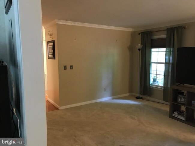 Building Photo - 2002 Admiral Dr