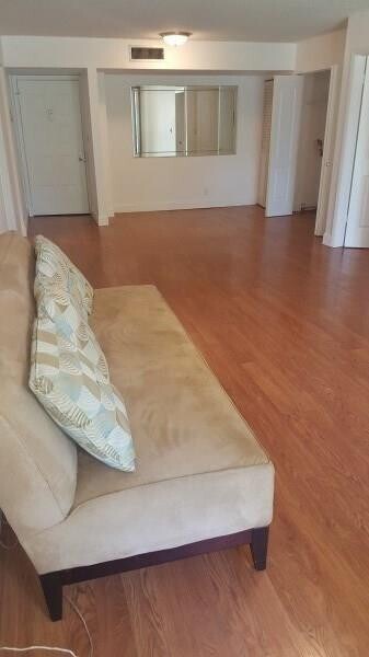 Building Photo - 733 SE 1st Way