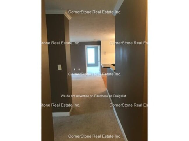 Building Photo - 1820 Balmoral Dr