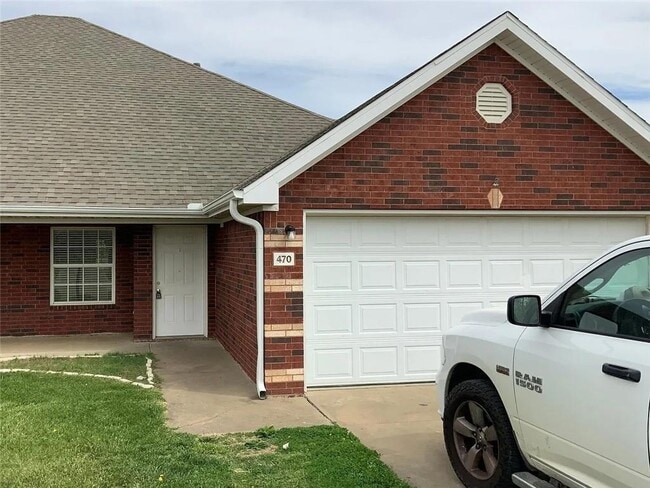 Primary Photo - 470 Weston Loop