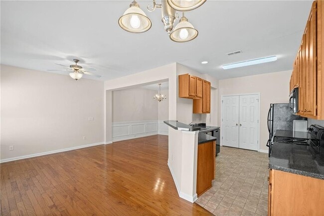 Building Photo - 1821 Willow Branch Ln