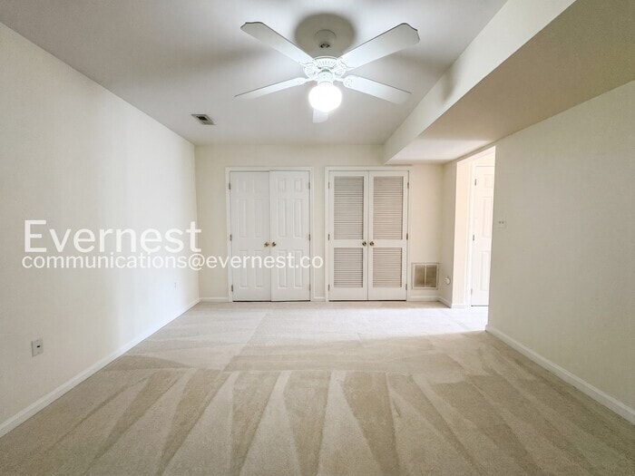 Building Photo - 1101 Highpointe Blvd