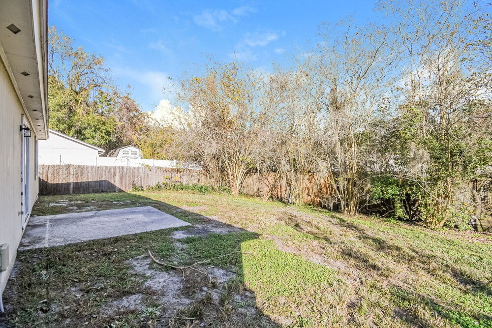 Building Photo - 1603 Twin Oak Ln