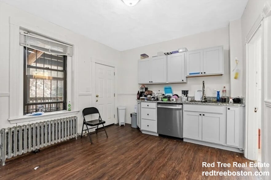 Building Photo - 868 Huntington Ave