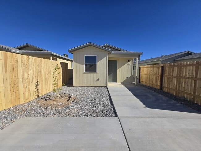 Building Photo - 1484 Tonto Dr