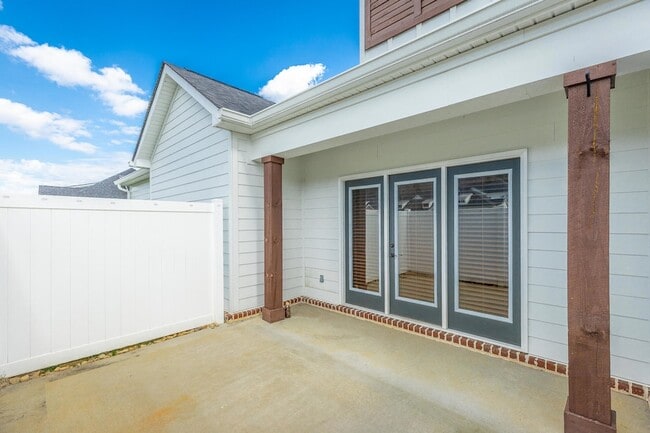 Building Photo - 3306 Stonecreek Dr