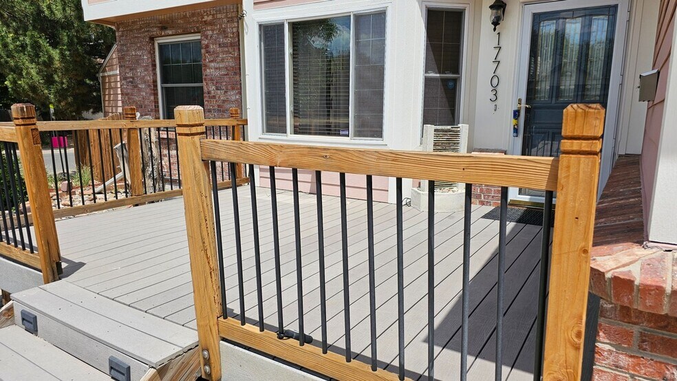 Building Photo - 17703 E Bellewood Dr