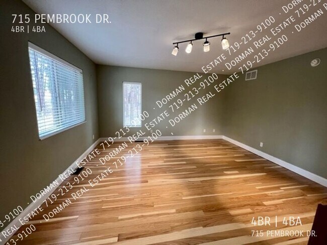Building Photo - 715 Pembrook Dr