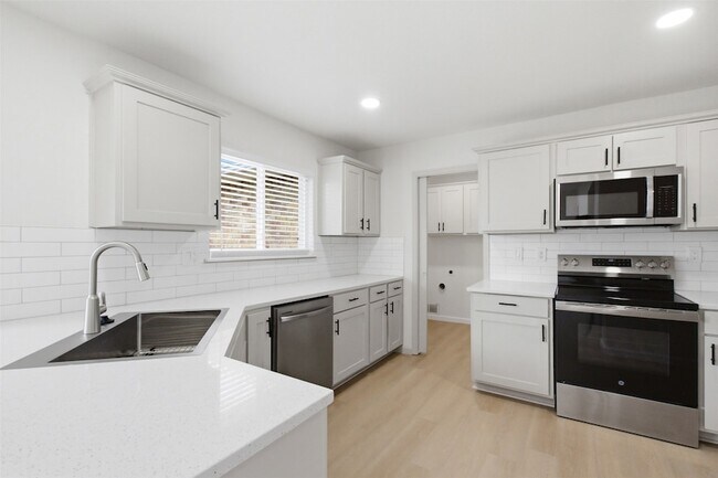Building Photo - 5633 Truitt St
